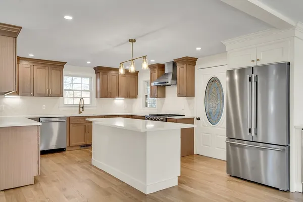 $1,899,000 | 510 Common Street, Walpole, MA 02081
