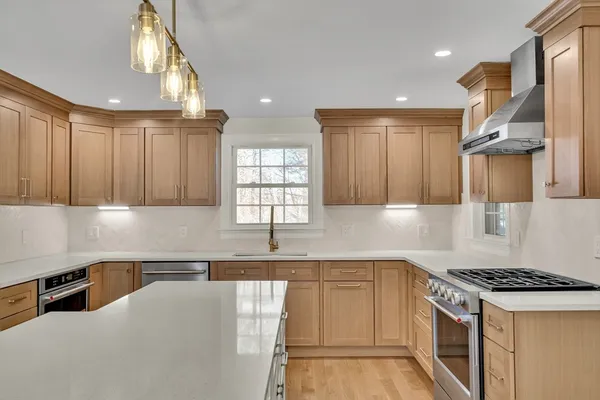 $1,899,000 | 510 Common Street, Walpole, MA 02081