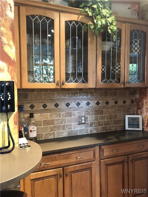 5079 Forest Road Lewiston, NY 14092 - Photo 15 of 50 LEAD GLASS COFFEE/STORAGE/CT, GRANITE COUNTER