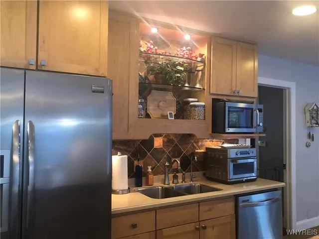 $959,000 | 5079 Forest Road, Lewiston, NY 14092