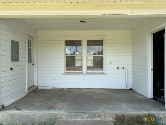 $183,900 | 608 3rd Street, Cuero, TX 77954