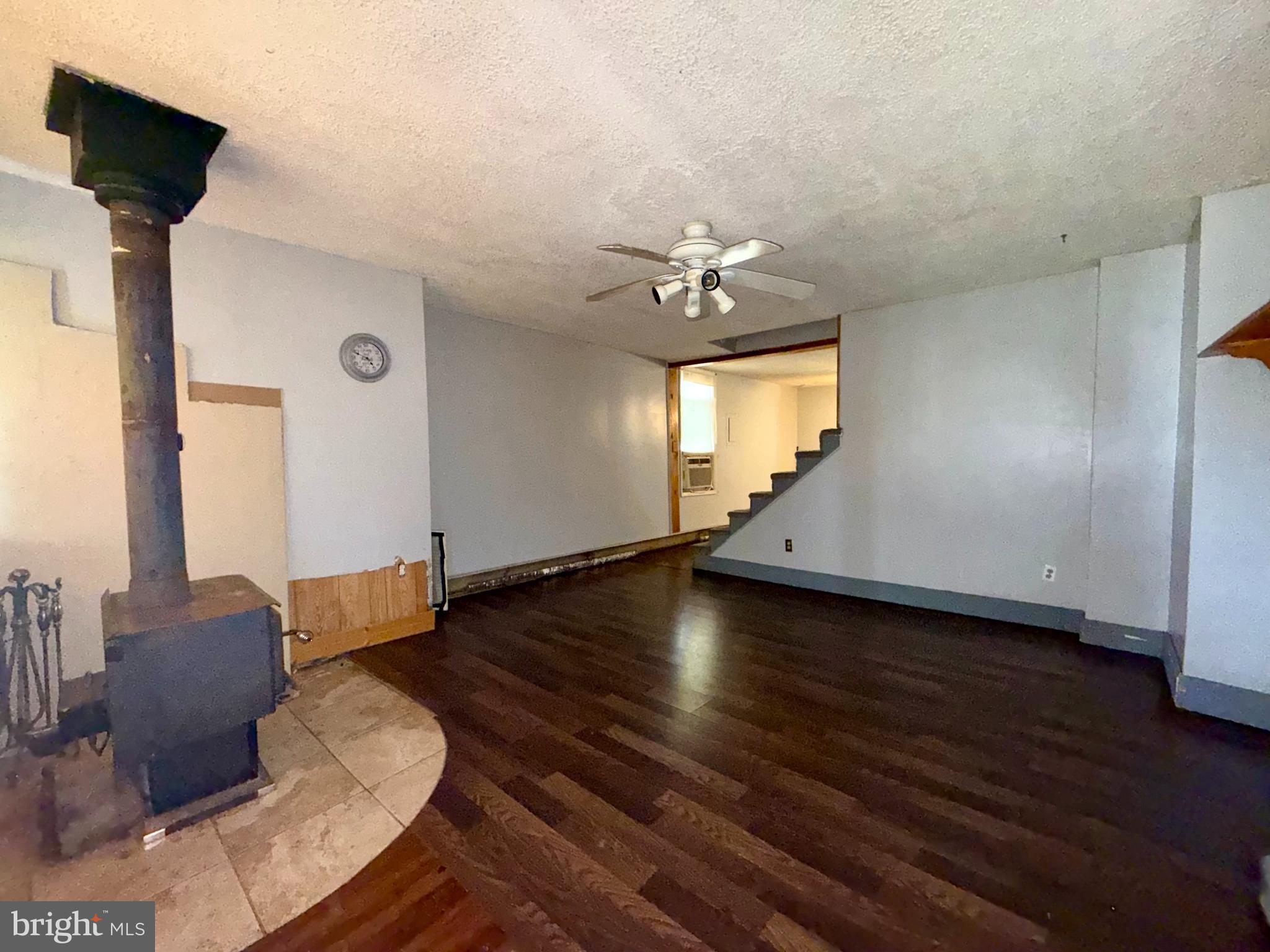 344 Savannah Road Baltimore, MD 21221 - Photo 6 of 22