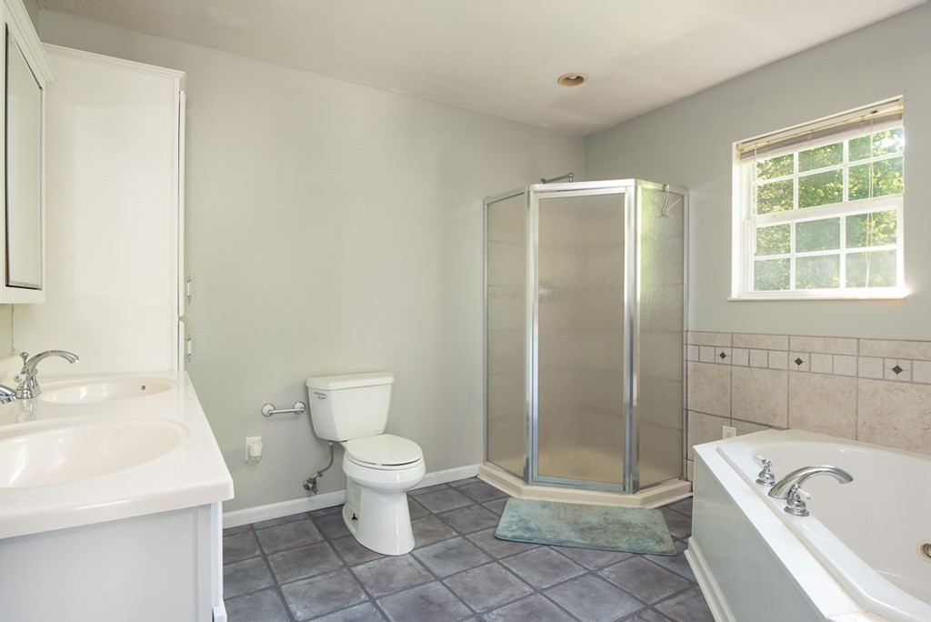 307 Lee Road Clinton, TN 37716 - Photo 13 of 25 Gallery Image 13