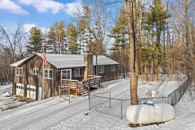 $599,900 | 25 Sherwood Forest Drive, Gilford, NH 03249