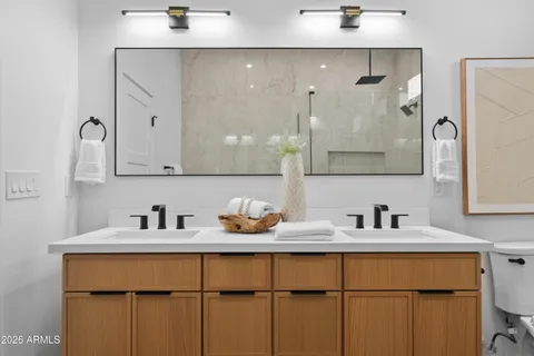 $1,295,000 | 3860 East Clarendon Avenue, Phoenix, AZ 85018