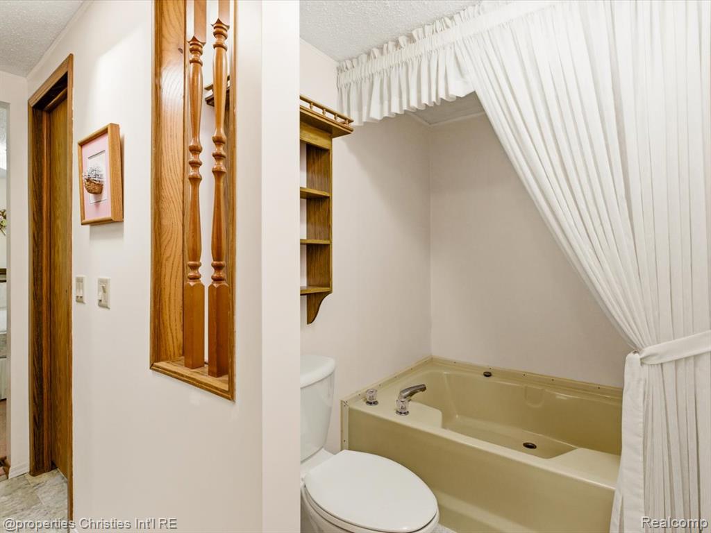 3333 Ravenswood Road, Unit 81 Marysville, MI 48040 - Photo 16 of 30