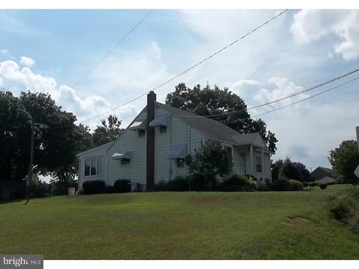 712 High Boulevard Reading, PA 19607 - Photo 1 of 11