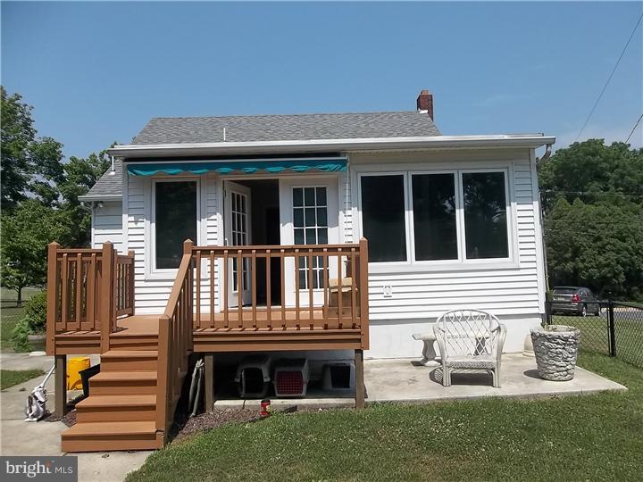 712 High Boulevard Reading, PA 19607 - Photo 3 of 11 Exterior Back