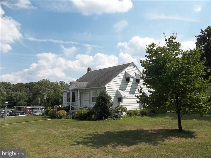 712 High Boulevard Reading, PA 19607 - Photo 4 of 11 Exterior Front