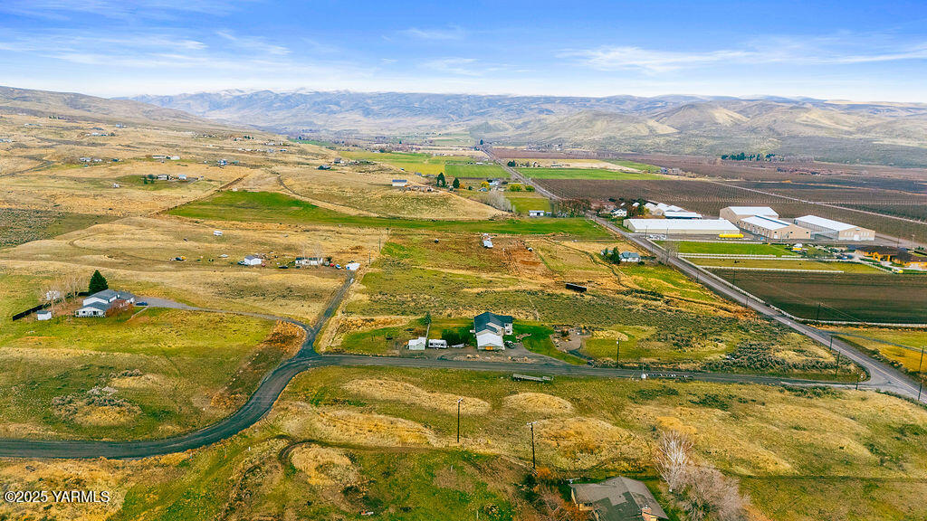 Nka Conrad Road Selah, WA 98942 - Photo 7 of 16 a view of an ocean view