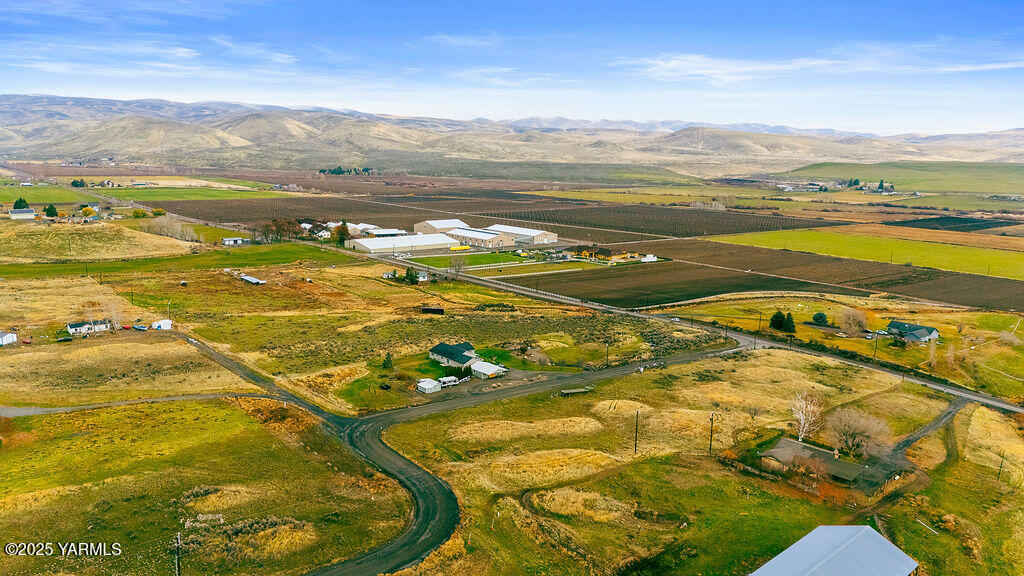 Nka Conrad Road Selah, WA 98942 - Photo 8 of 16 a view of an ocean view
