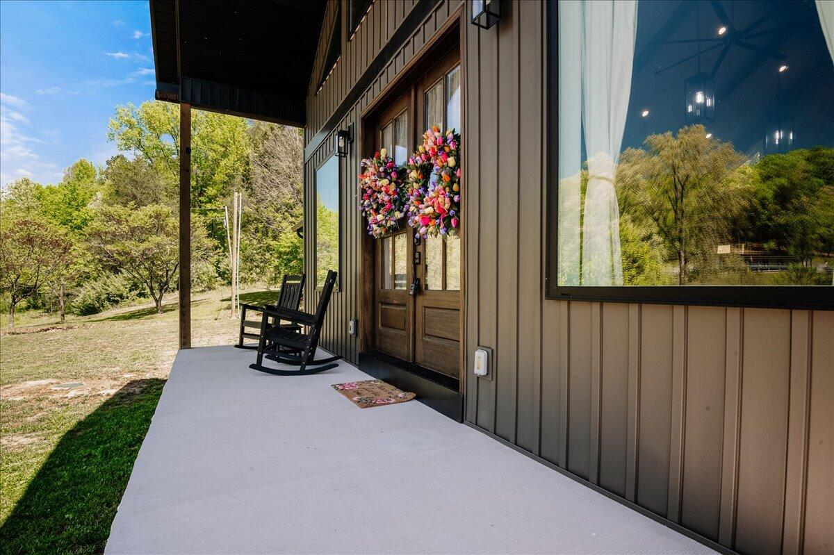 504 Wells Road Corbin, KY 40701 - Photo 4 of 46 05-Front Porch