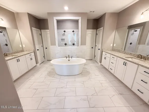 $447,000 | 224 Poplar Lane, Holly Springs, MS 38635