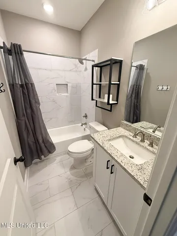 $447,000 | 224 Poplar Lane, Holly Springs, MS 38635