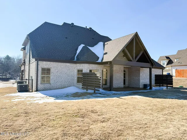 $447,000 | 224 Poplar Lane, Holly Springs, MS 38635