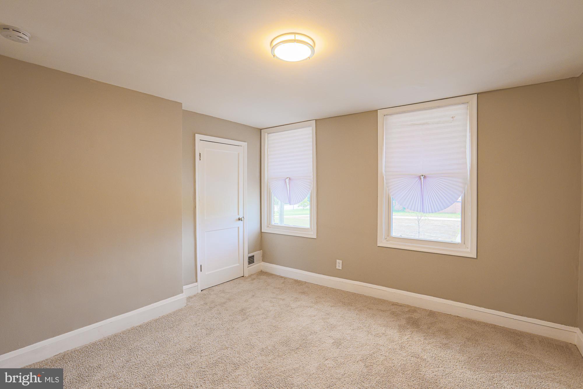 130 Reedbird Avenue Baltimore, MD 21225 - Photo 27 of 43 First bedroom (front of house)