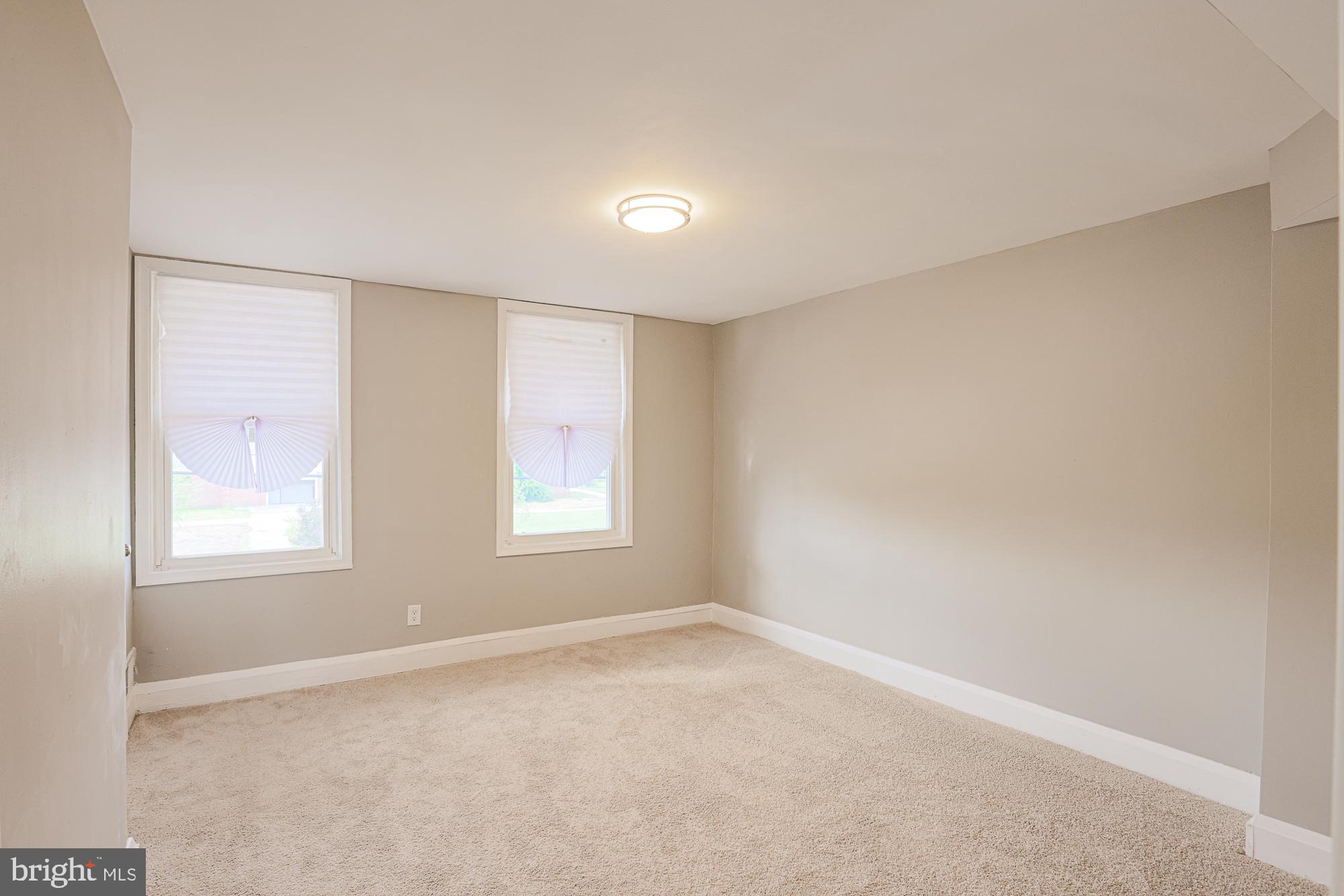 130 Reedbird Avenue Baltimore, MD 21225 - Photo 29 of 43 First bedroom (front of house)