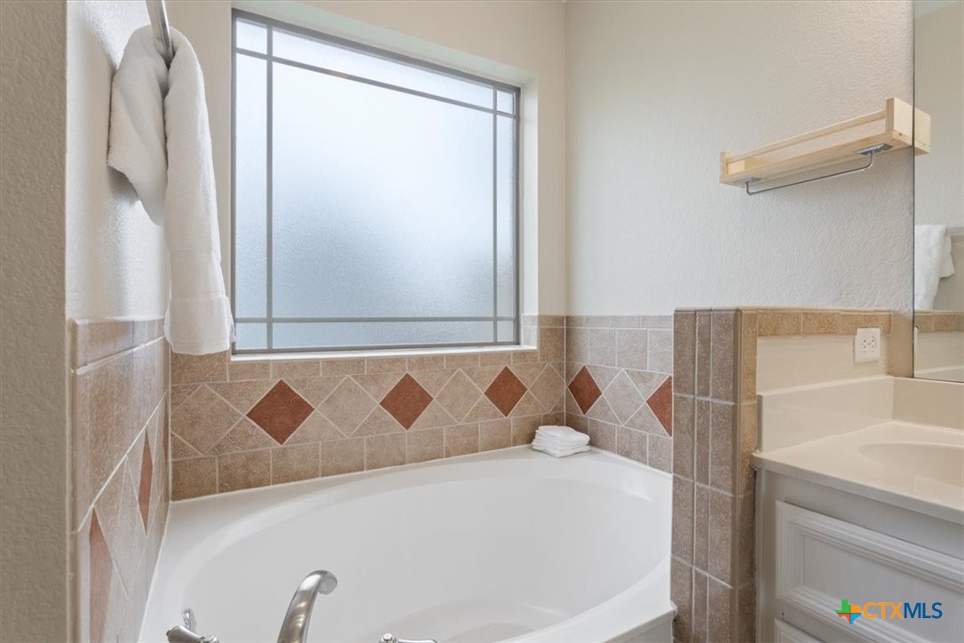 356 Nolan Ridge Drive Nolanville, TX 76559 - Photo 18 of 35 Primary Bathroom