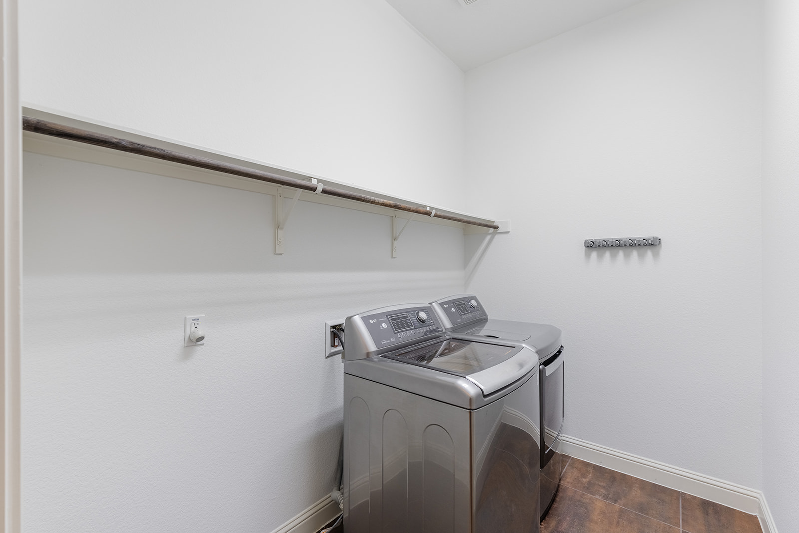 114 North Saddle Ridge Drive Cedar Park, TX 78613 - Photo 33 of 40 a utility room with dryer and washer