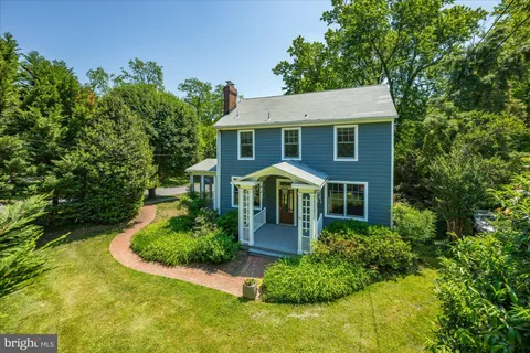 $1,050,000 | 3810 Dresden Street, Kensington, MD 20895