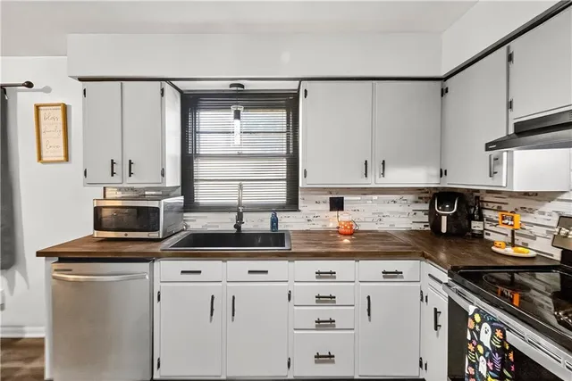 $189,000 | 13704 East 41st Terrace South, Independence, MO 64055