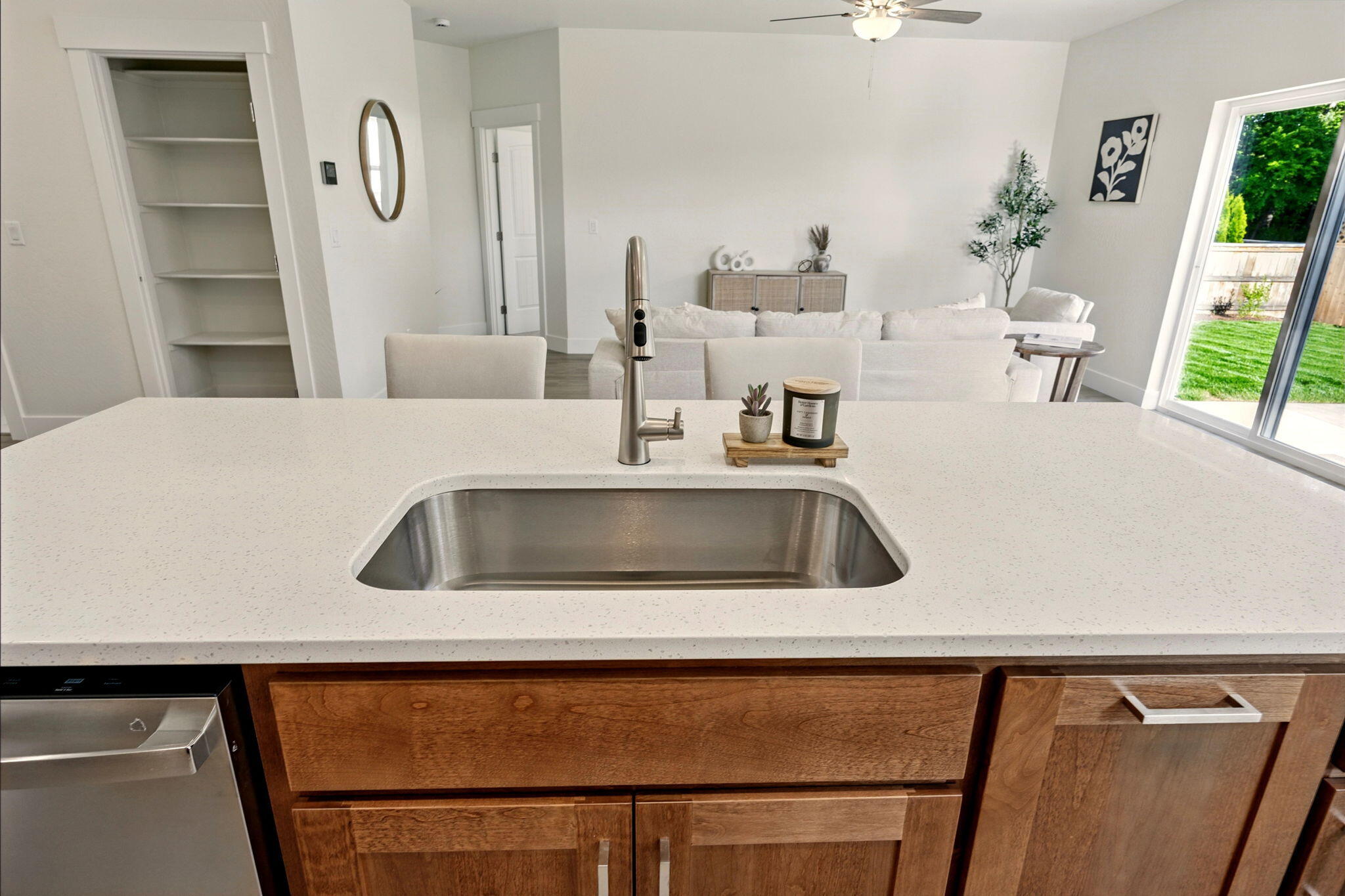 358 Cascade Drive Central Point, OR 97502 - Photo 13 of 44 Apx3581 (7)