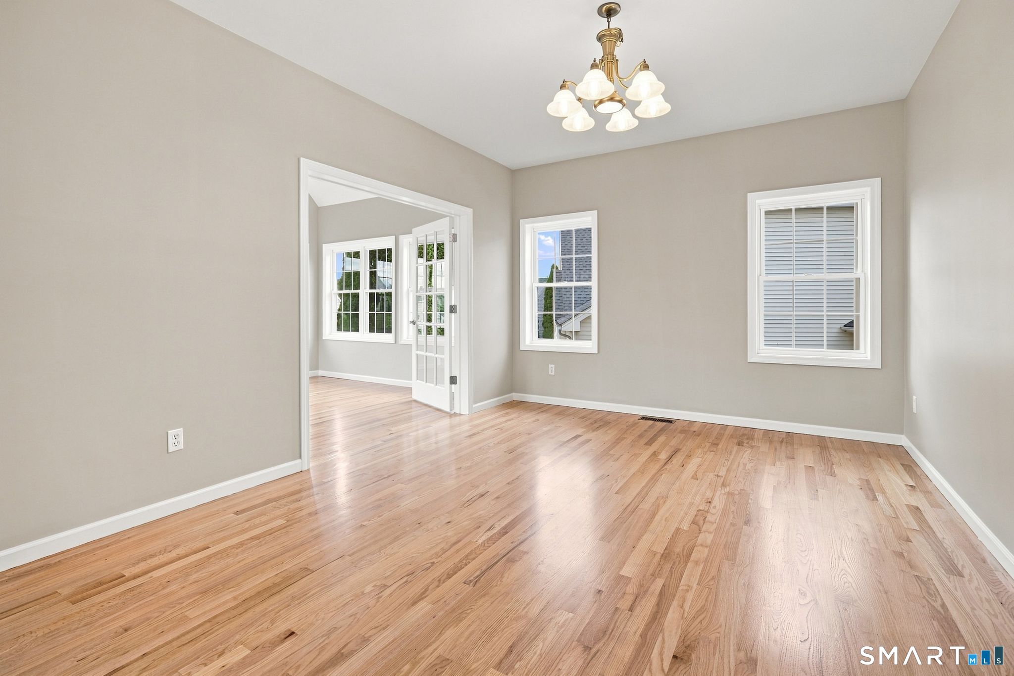 8 South Pond Road, Unit 8 Bloomfield, CT 06002 - Photo 7 of 40 What a great space for dinner guests and holiday entertaining