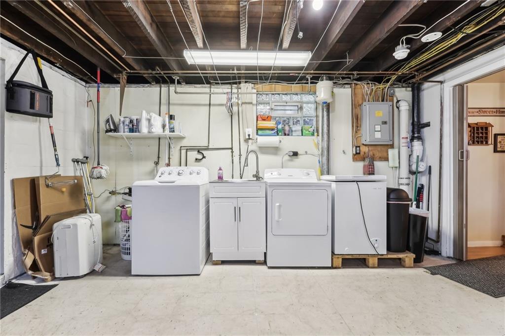 199 Latimer Avenue Strabane, PA 15363 - Photo 39 of 44 a utility room with dryer and washer