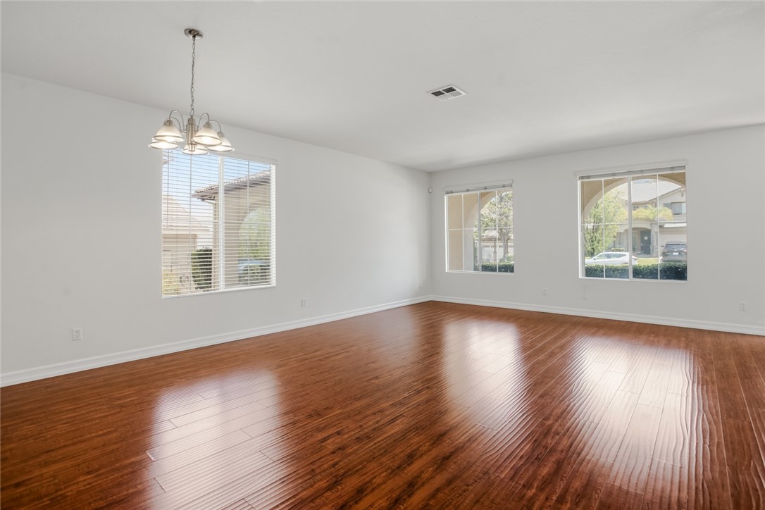 1605 Rivendel Drive Corona, CA 92883 - Photo 10 of 31