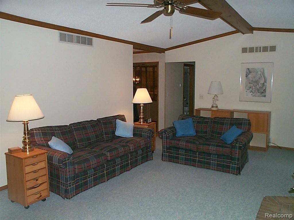 1501 Gravel Ridge Drive Rochester, MI 48307 - Photo 2 of 14 Liv Rm 2.jpg