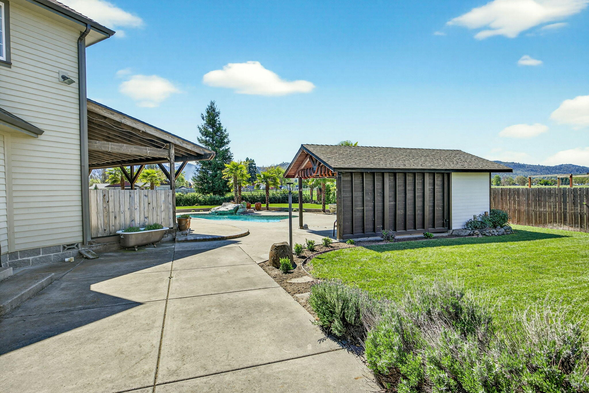 826 Oak Grove Road Medford, OR 97501 - Photo 39 of 69 ApxOG00055