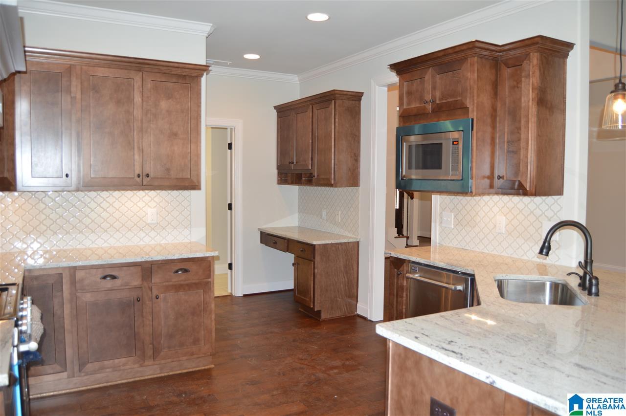 334 Strathaven Circle Pelham, AL 35124 - Photo 4 of 28