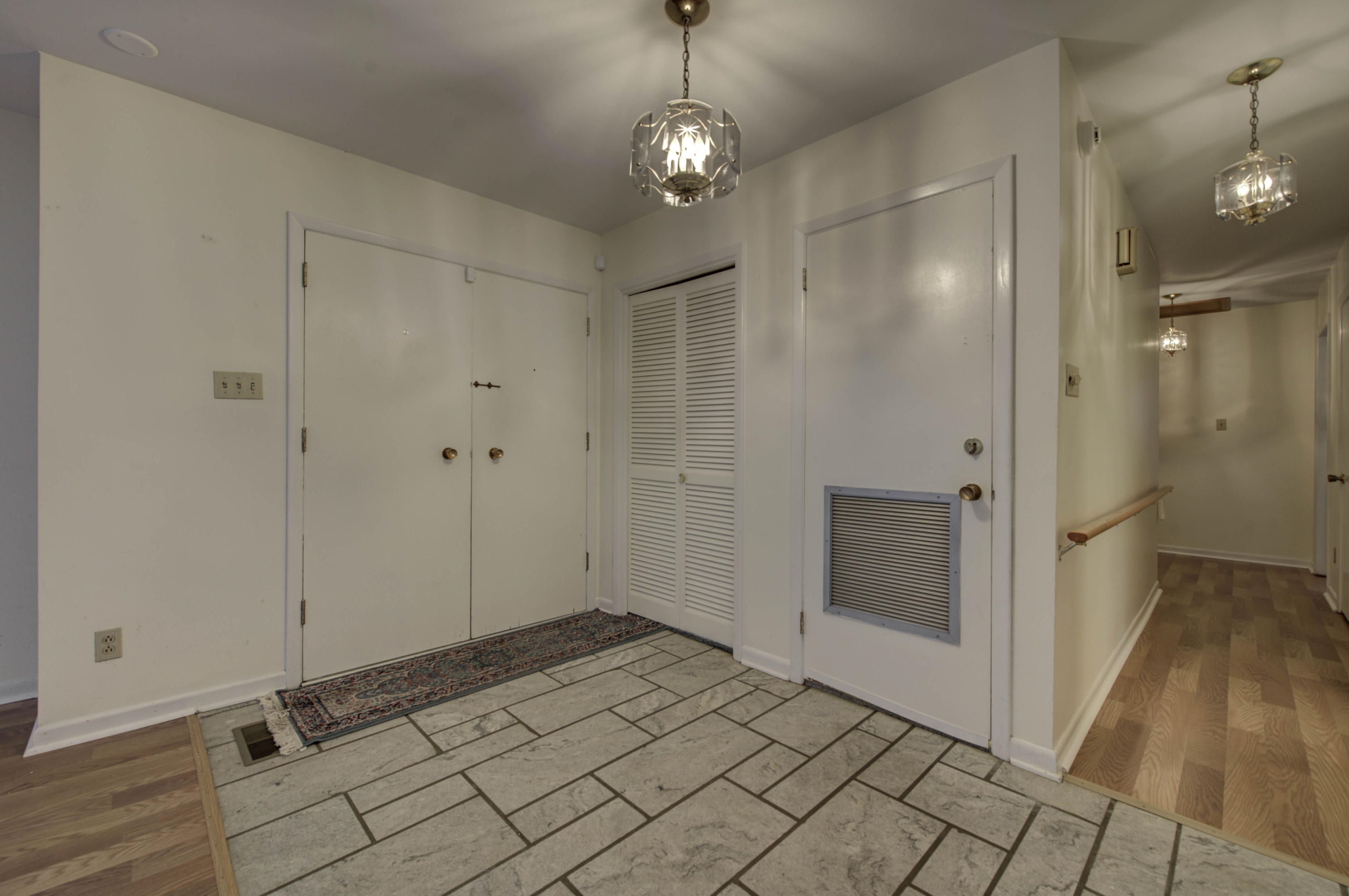 101 Case Lane Oak Ridge, TN 37830 - Photo 4 of 38 4