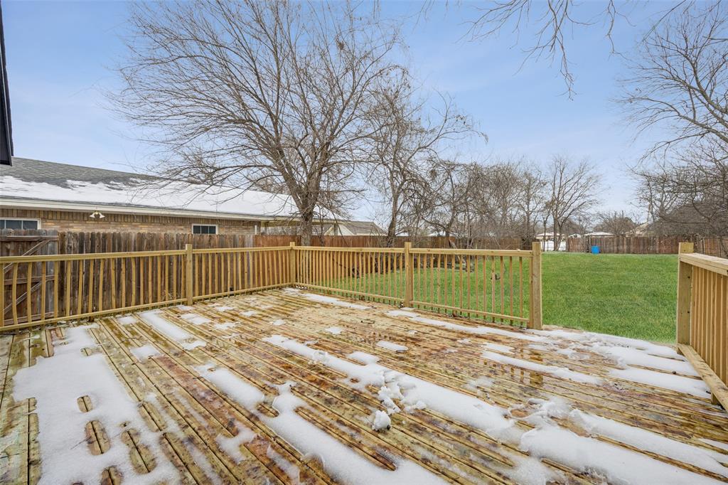 3847 Stalcup Road Fort Worth, TX 76119 - Photo 27 of 30 a view of a garden with a big yard