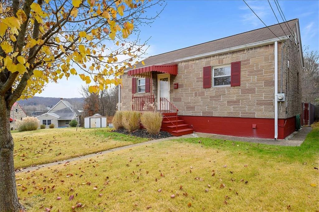 1812 Ridge Avenue Coraopolis, PA 15108 - Photo 2 of 25 Gallery Image 2