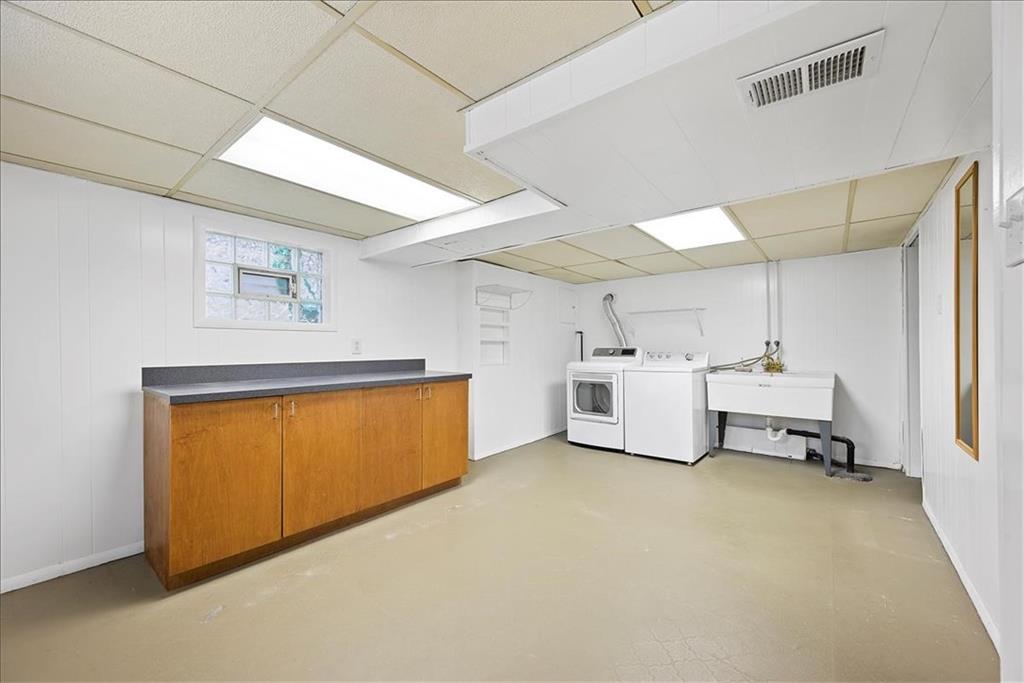1812 Ridge Avenue Coraopolis, PA 15108 - Photo 19 of 25 Gallery Image 19