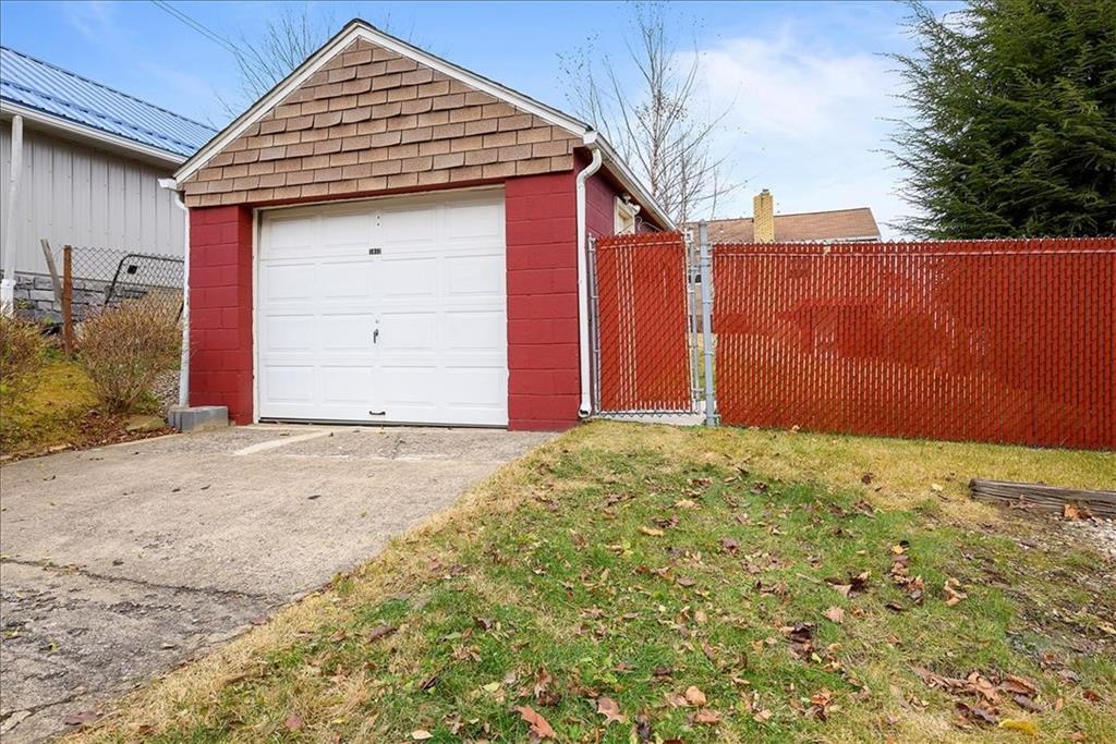 1812 Ridge Avenue Coraopolis, PA 15108 - Photo 25 of 25 Gallery Image 25