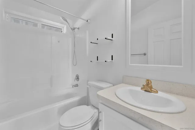 $280,000 | 8661 Winter Gardens Drive, Unit 92, Lakeside, CA 92040