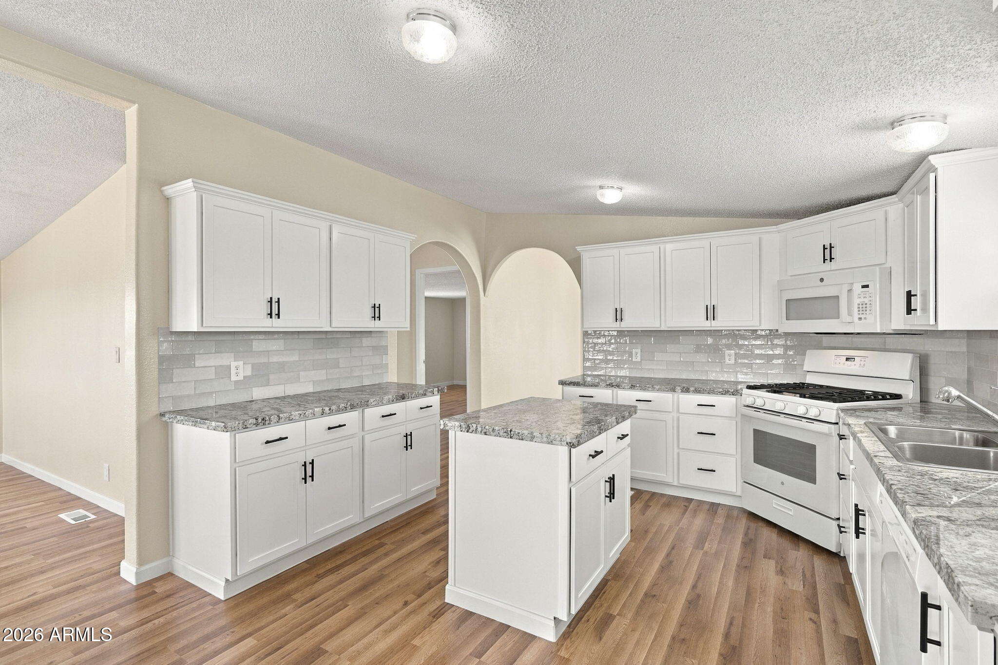 320 East Verde Ranch Road Paulden, AZ 86334 - Photo 16 of 43 Kitchen