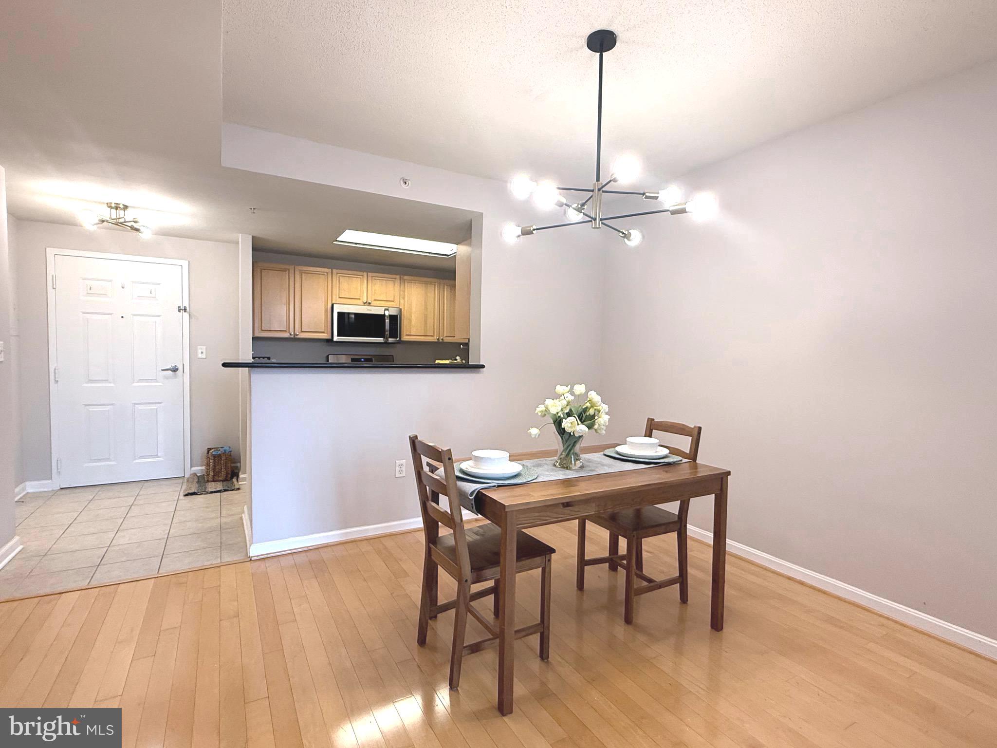 2726 Gallows Road, Unit 510 Vienna, VA 22180 - Photo 4 of 32