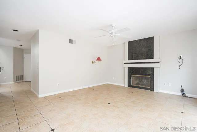 $4,650 | 9244 Calle De Vista Oeste, San Diego, CA 92129