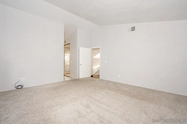 $4,650 | 9244 Calle De Vista Oeste, San Diego, CA 92129