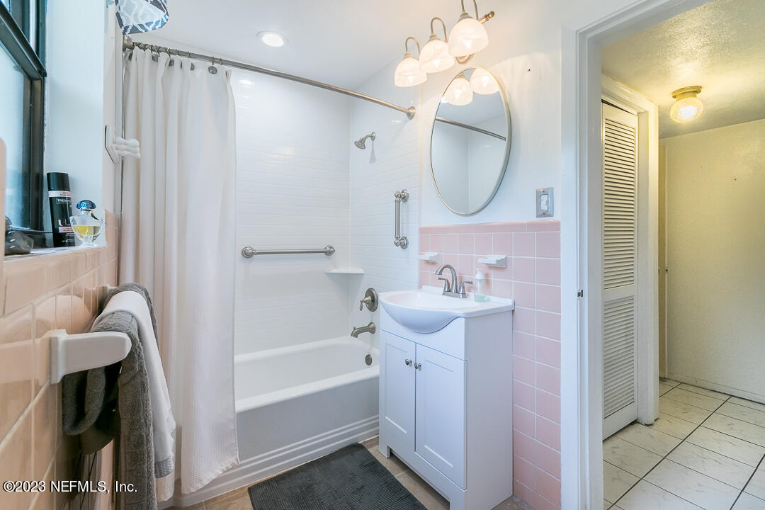 1128 Nightingale Road Jacksonville, FL 32216 - Photo 15 of 18 full bath