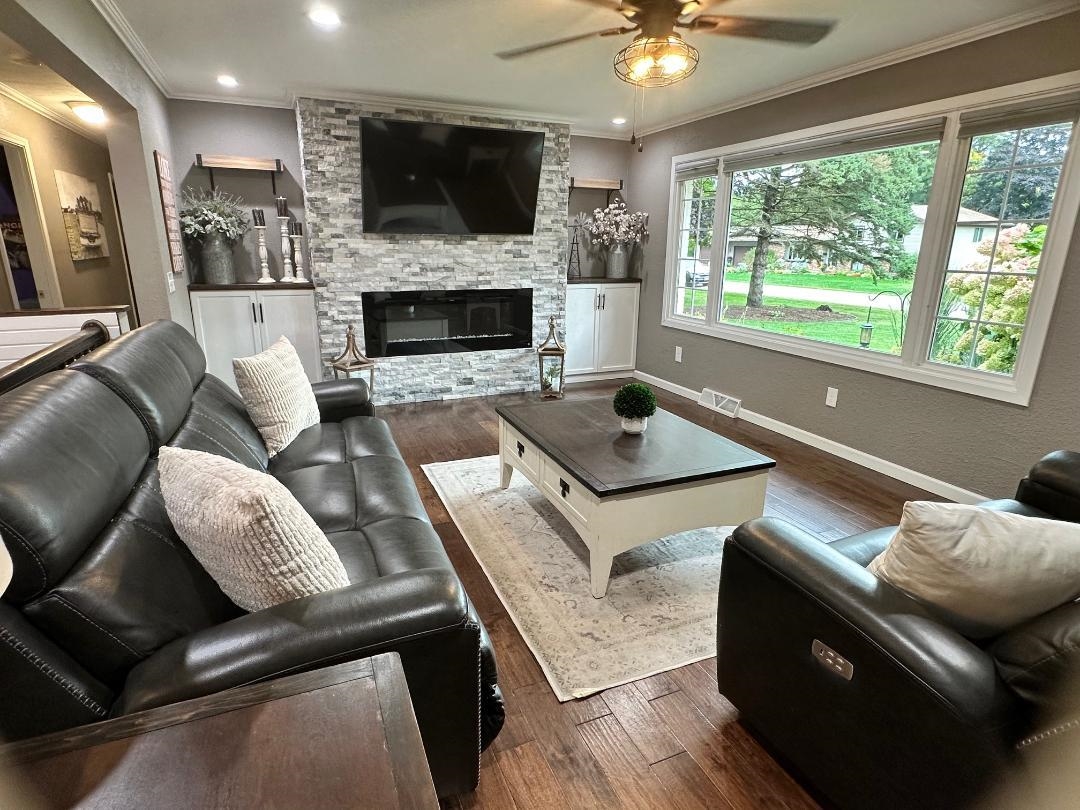 5594 Lavin Way Waunakee, WI 53597 - Photo 8 of 38