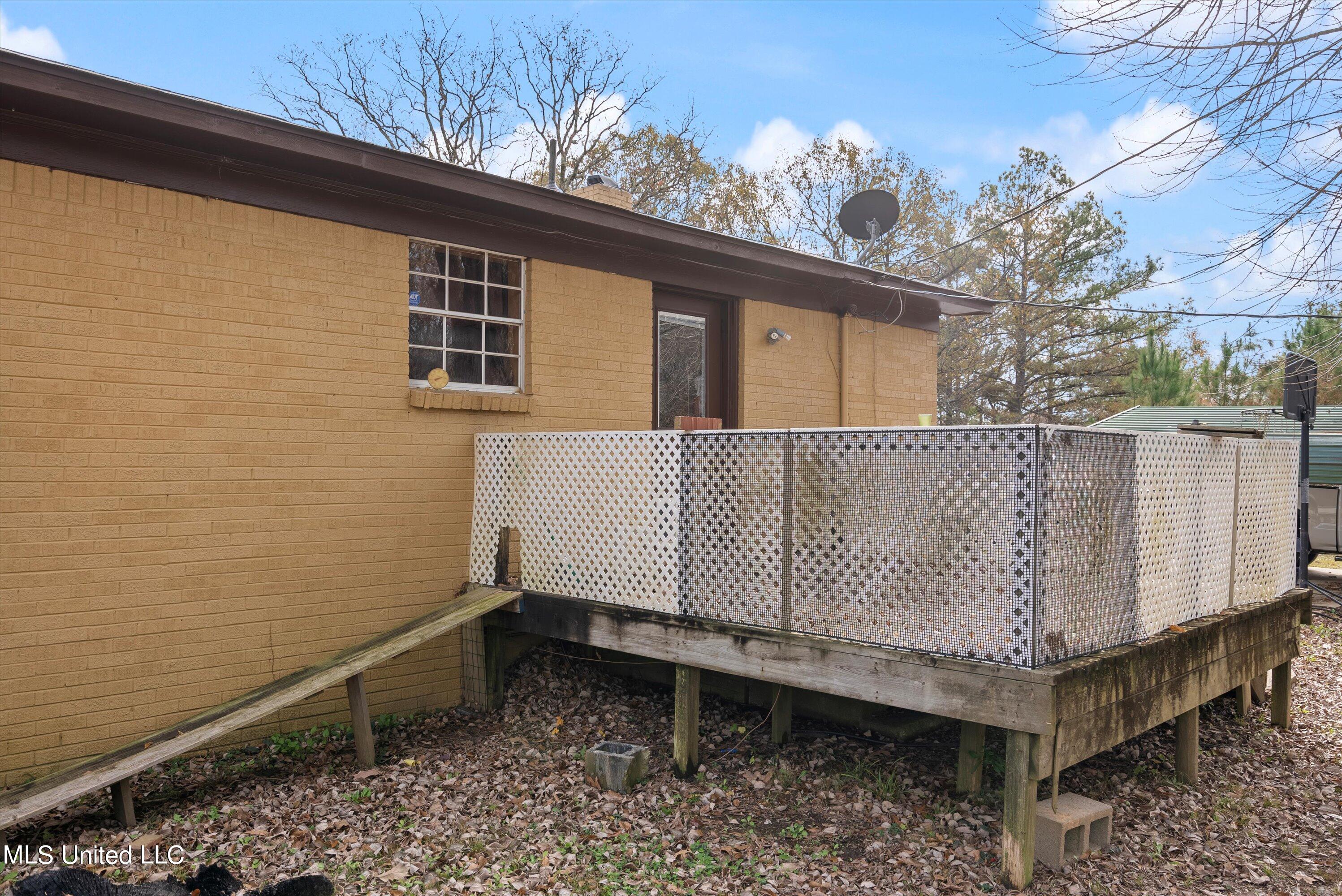 732 Victoria Road Byhalia, MS 38611 - Photo 21 of 22 21-Rear Porch