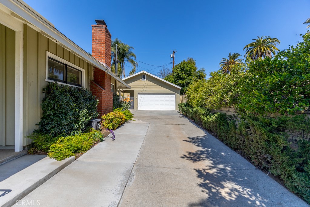 5541 Carson Road Riverside, CA 92506 - Photo 6 of 51