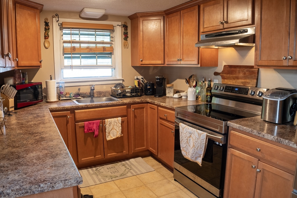 130 Littleton Street Springfield, MA 01104 - Photo 17 of 33 Gallery Image 17