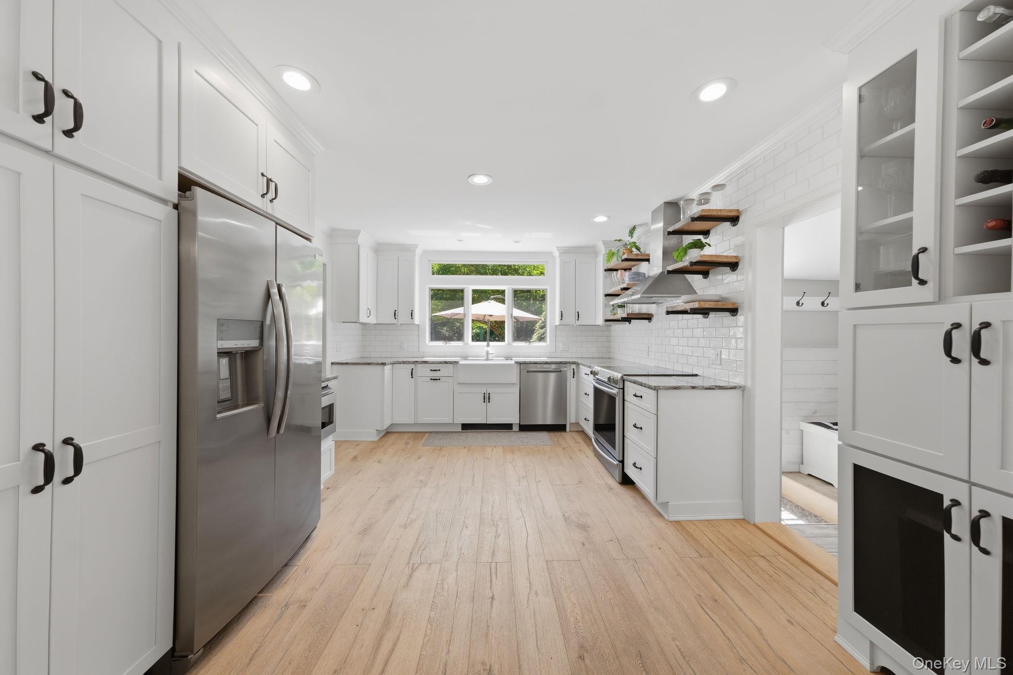 30 Landing Meadow Road Smithtown, NY 11787 - Photo 15 of 50