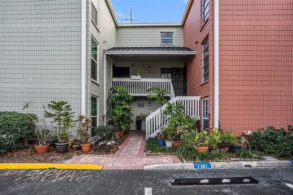 $1,750 | 2424 West Tampa Bay Boulevard, Unit I103, Tampa, FL 33607