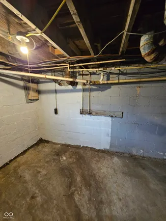 $1,050 | 2020 Adams Street, Indianapolis, IN 46218